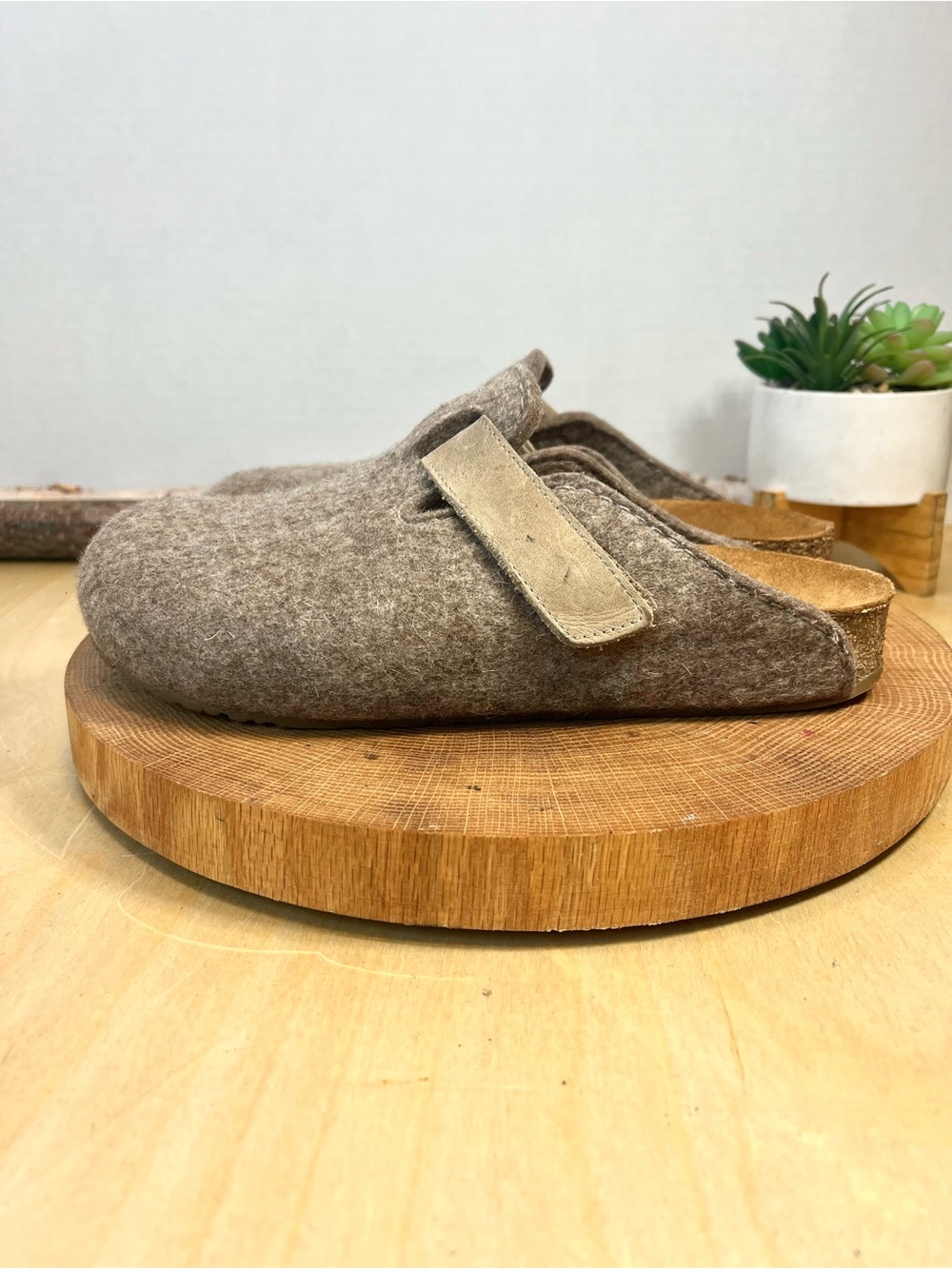 Haflinger Tan Wool Felt Clogs - Adjustable Strap - Size 39 (US 8) - Picture 2 of 16